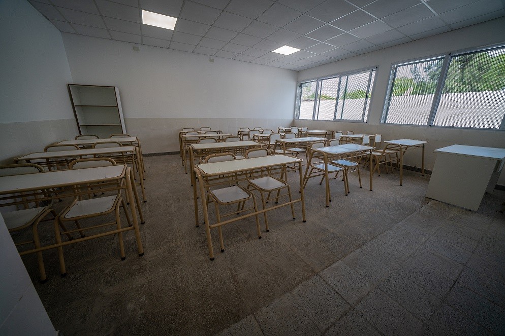 Moreno: La Municipalidad distribuyó nuevos mobiliarios a Escuelas Públicas