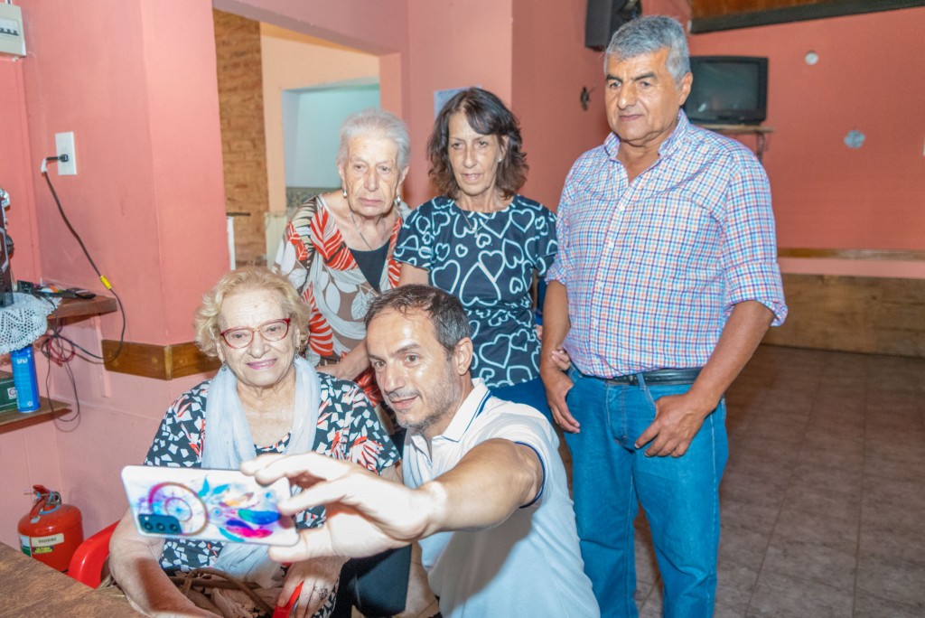 Campana: Abella compartió un almuerzo con el Centro de Jubilados “Ilusión de la Tercera Edad”