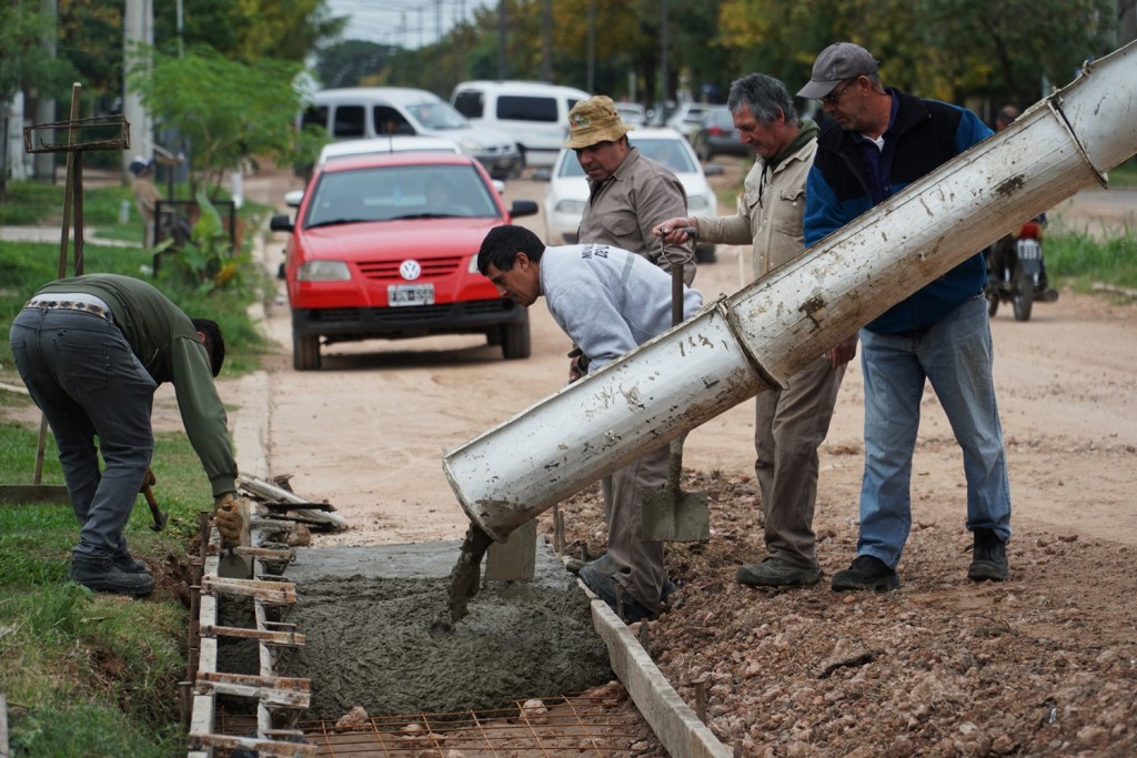 Colón (ER): Continúan los trabajos de bacheo urbano y distintos trabajos en el distrito 