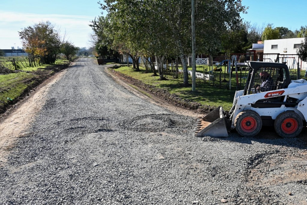 Luján: El Municipio realiza tareas de mejoramiento vial en barrio Villa del Parque