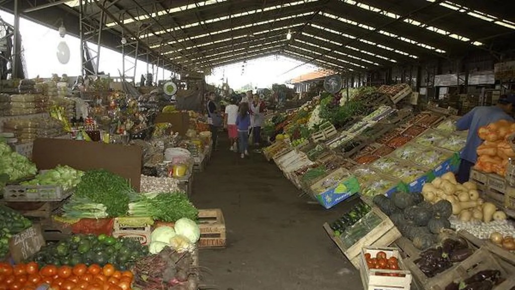 Fabián Zeta (COMAFRU): “Las autoridades del Mercado Central son los responsables de entregar la mercadería en pésimo estado a los comedores”