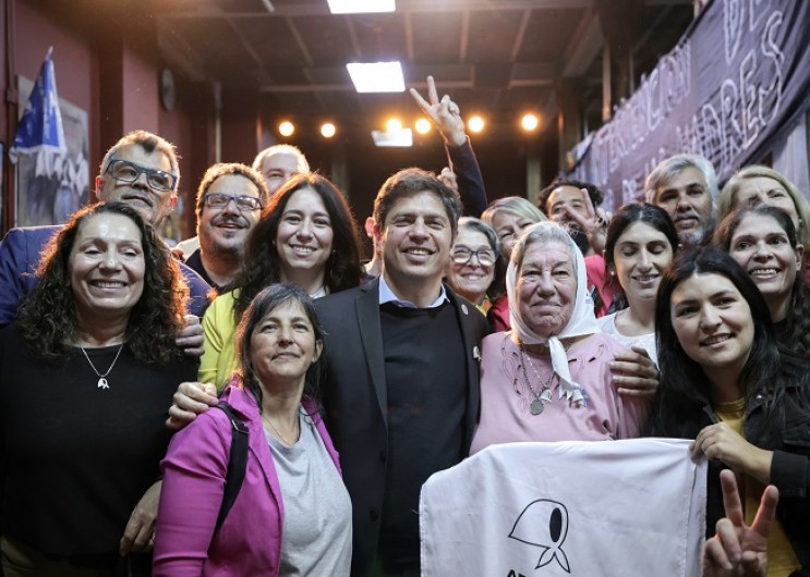 Kicillof dictó una clase pública en defensa de la Universidad de las Madres de Plaza de Mayo