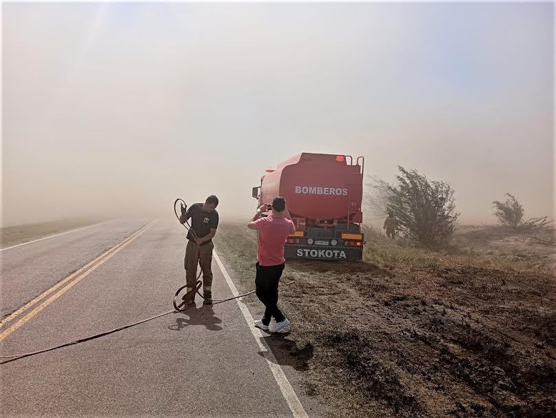 Gral. Villegas: El Municipio controló el incendio de 6.000 hectáreas cerca del Meridiano V, sin que el fuego ingresara a la provincia