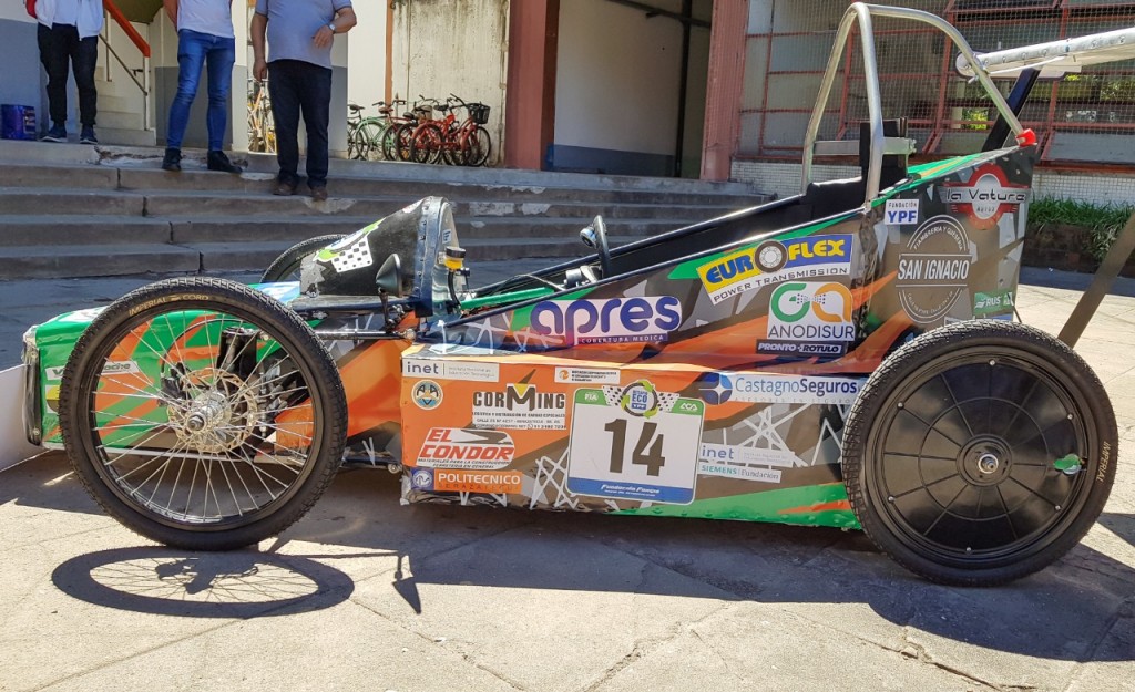 Berazategui: La Técnica  N° 3 participó en una competencia de autos eléctricos no contaminantes 