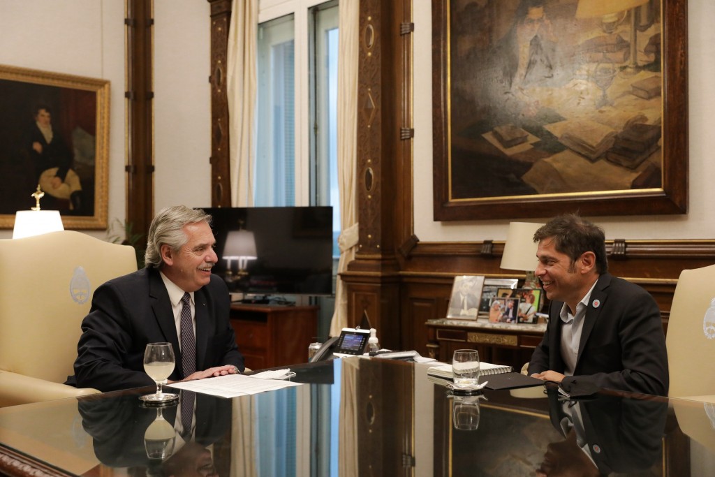 El Presidente se reunió con el gobernador de la provincia de Buenos Aires para dialogar sobre la temporada de verano y el avance de la vacunación 