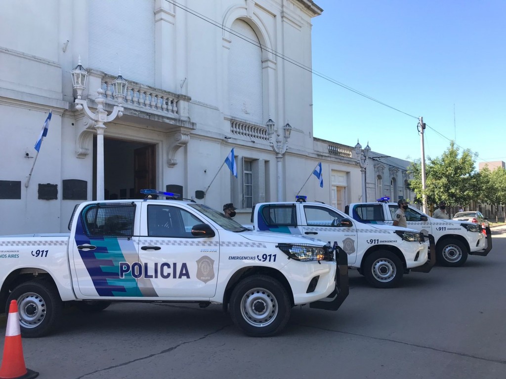 Gral. Villegas: El Ministro de Seguridad entregó móviles para la Policía Rural