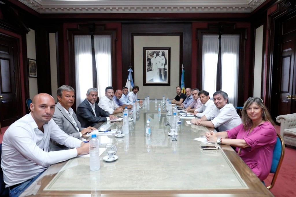 Ferraresi participó de un encuentro de intendentes, funcionarios y legisladores con el gobernador Kicillof