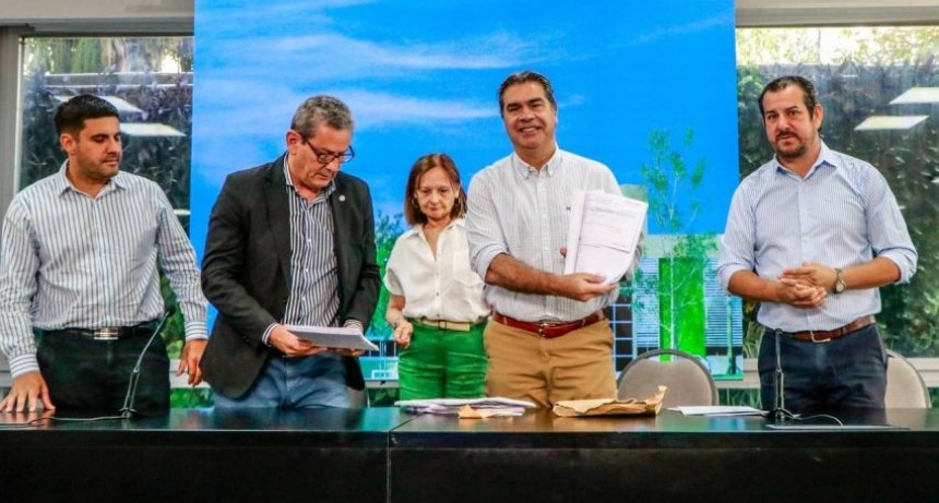 Chaco: Capitanich abrió sobre de licitación para la construcción de dos nuevos edificios de educación superior 