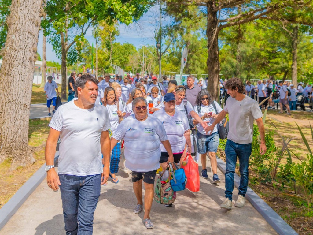 San Fernando: Andreotti inauguró más espacio verde frente al río en el Polideportivo N°3, para adultos mayores