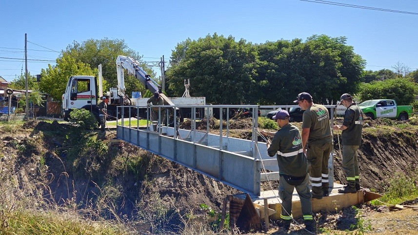 E. Echeverría: La Municipalidad continúa con la construcción de puentes peatonales en el distrito