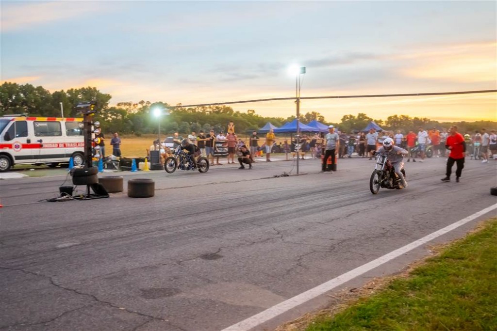 Junín: Más de 80 competidores corrieron picadas de forma segura en el autódromo