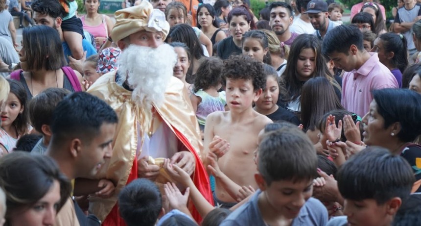 Mercedes: Llegan los Reyes Magos a Estación Juego