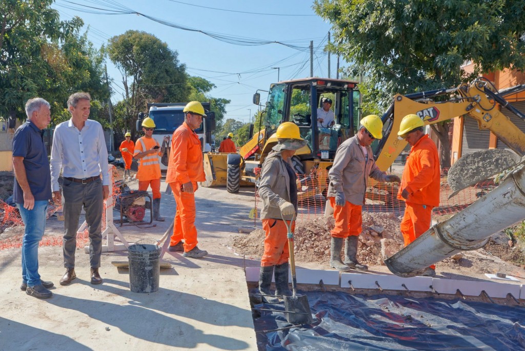 Berazategui: Balor y Katopodis supervisaron la repavimentación de calle 109