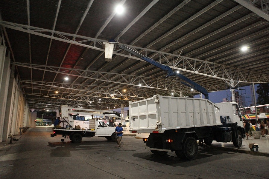 La Plata: El Municipio inició tareas de mantenimiento en la Terminal de Ómnibus 