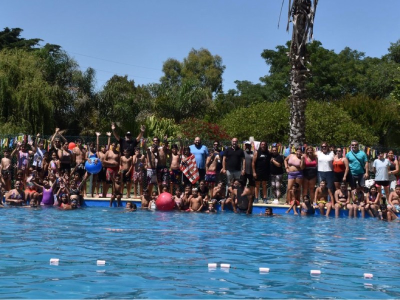 Berisso: Chicos de la ciudad disfrutan del programa “Del barrio a la Pileta”