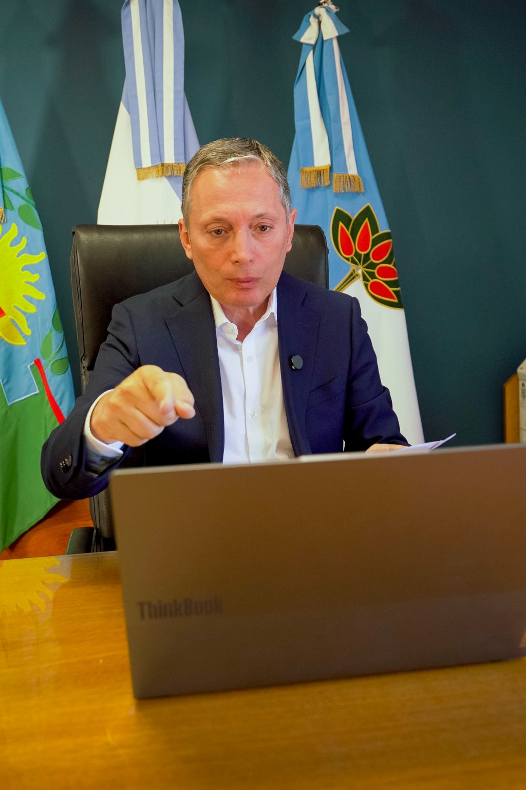 E. Echeverría: Gray denuncia aumento desmedido del transporte