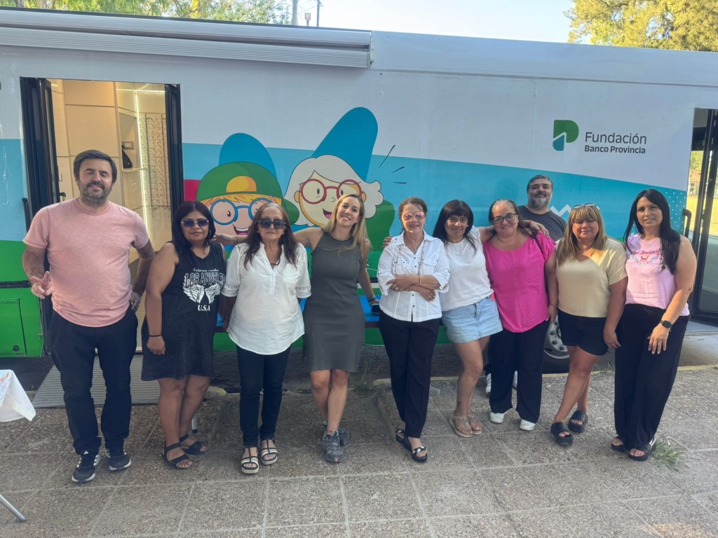 Pte. Perón: Cantero participó de la entrega de 600 anteojos a vecinos 