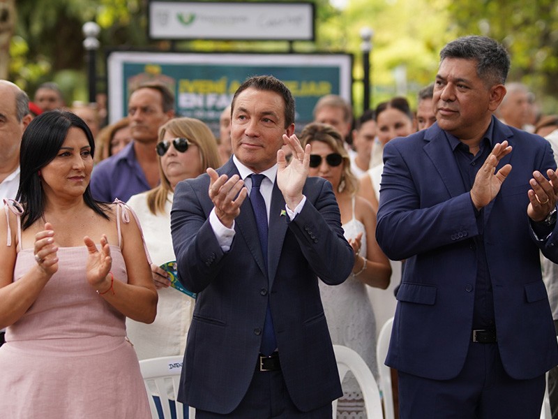 Fcio. Varela: Watson encabezó los festejos por el 135º aniversario del distrito