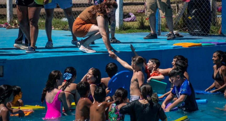 Moreno:  Mariel Fernández recorrió las Colonias Municipales de Verano