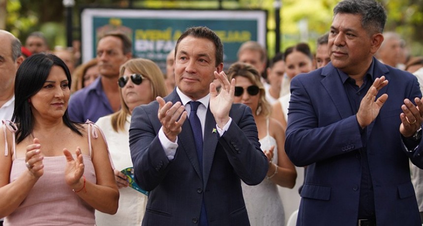 Fcio. Varela: Watson encabezó los festejos por el 135º aniversario del distrito