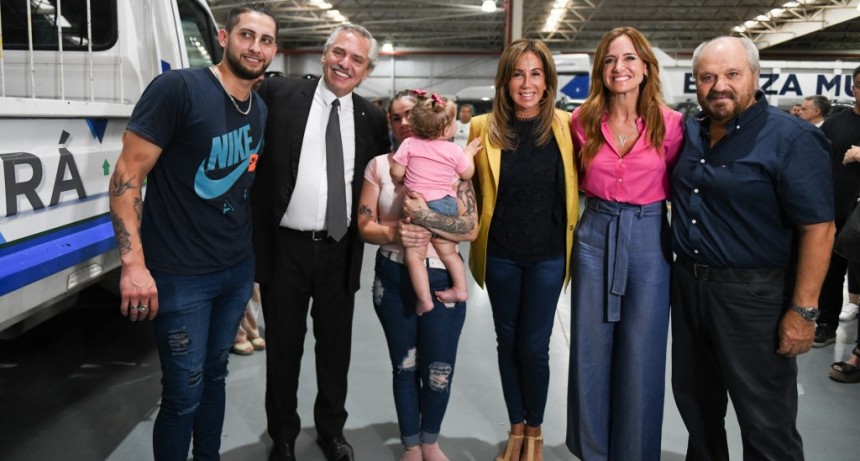El Presidente participó de la entrega de máquinas y herramientas a emprendedoras y emprendedores de la economía social