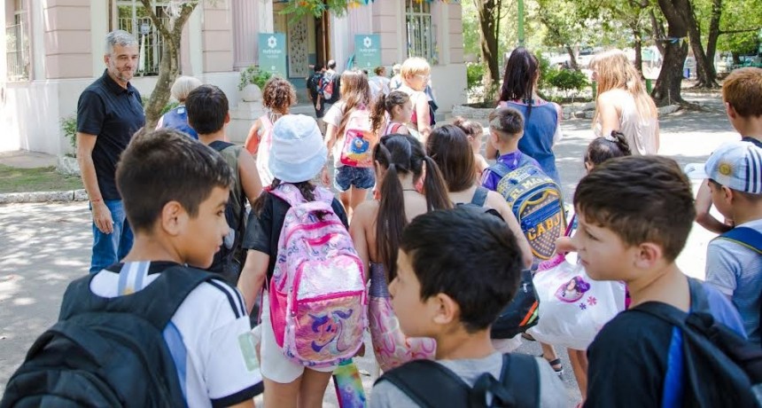 Hurlingham: Zabaleta inauguró la Colonia de Verano de Casa de la Niñez 