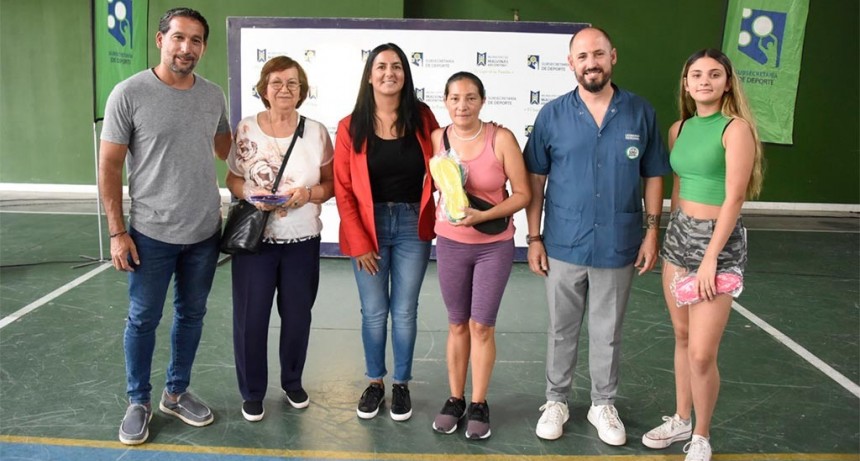 Malvinas Argentinas: Noe Correa estuvo en una nueva entrega de plantillas ortopédicas en el Polideportivo de Villa de Mayo