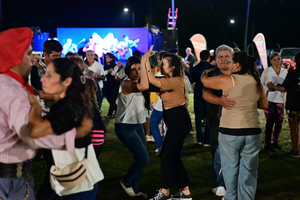 Mercedes: Gowland fue una fiesta en la conmemoración de su aniversario