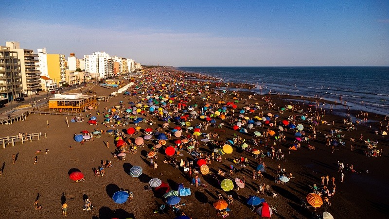 Monte Hermoso: La ciudad consolidó un enero con el 87% de ocupación promedio y una fuerte agenda cultural