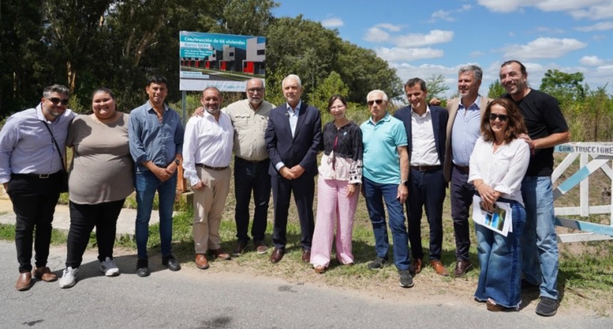 La Plata: Alak y Batakis encabezaron el inicio de obras viales para acompañar la construcción de 66 viviendas en el barrio UOM