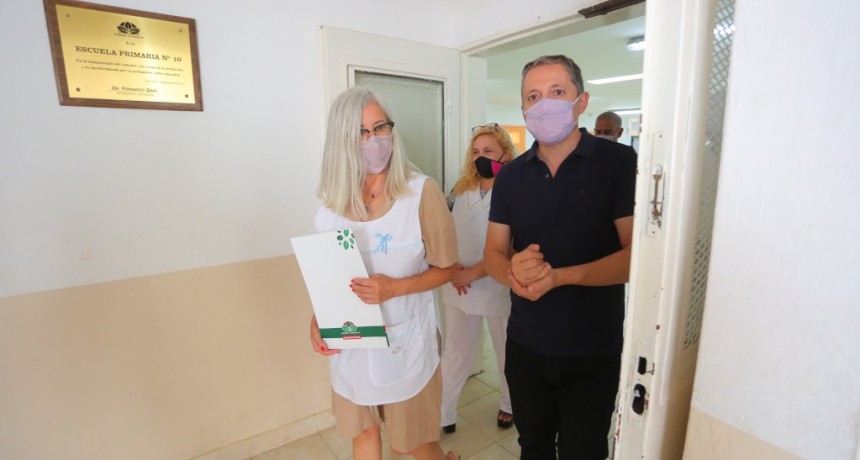 E. Echeverría: Fernando Gray recorrió la escuela primaria N°10 de 9 de Abril 