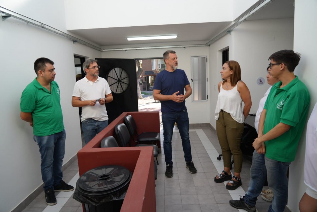 Lanús: Kravetz visitó el remodelado Centro de Salud Martín Güemes de Chingolo