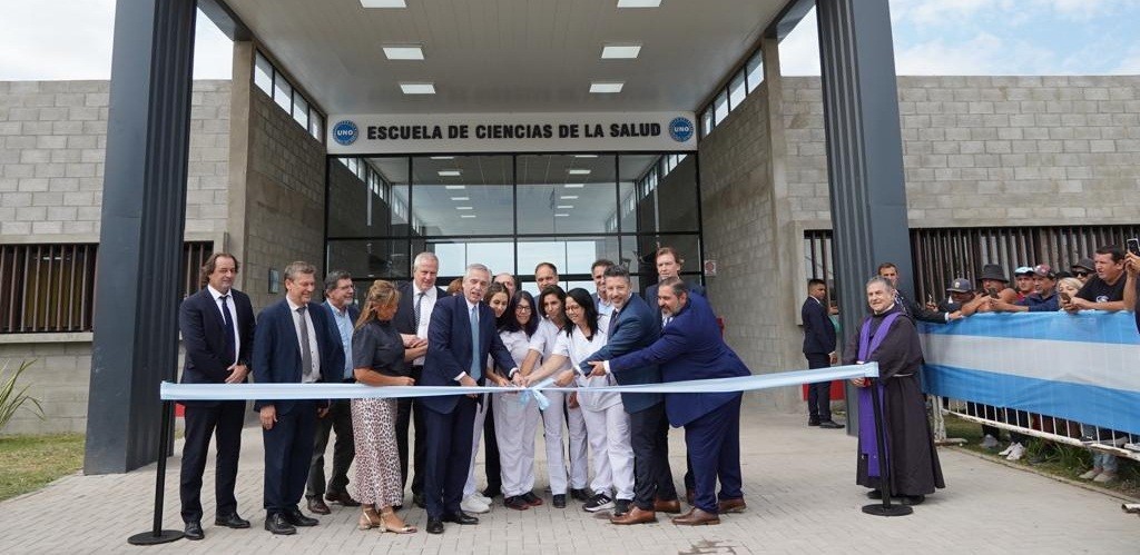 Merlo: Alberto Fernández y Gustavo Menéndez inauguraron el nuevo Campus de la Universidad del Oeste (UNO)