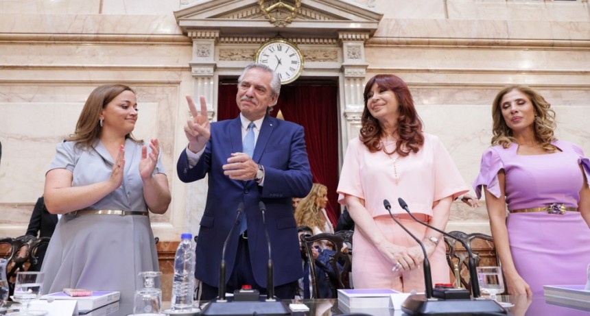 Alberto Fernández junto a Cristina Fernández de Kirchner encabezaron la apertura de sesiones ordinarias del Congreso de la Nación