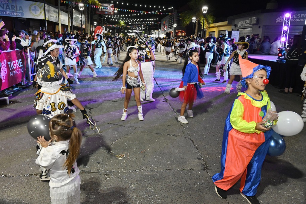 Tigre: Zamora acompañó el cierre de la temporada 2025 de los Carnavales del Municipio