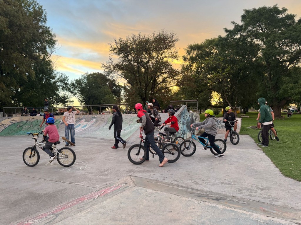 Azul: Iniciaron las clases de la escuela de Skate y BMX