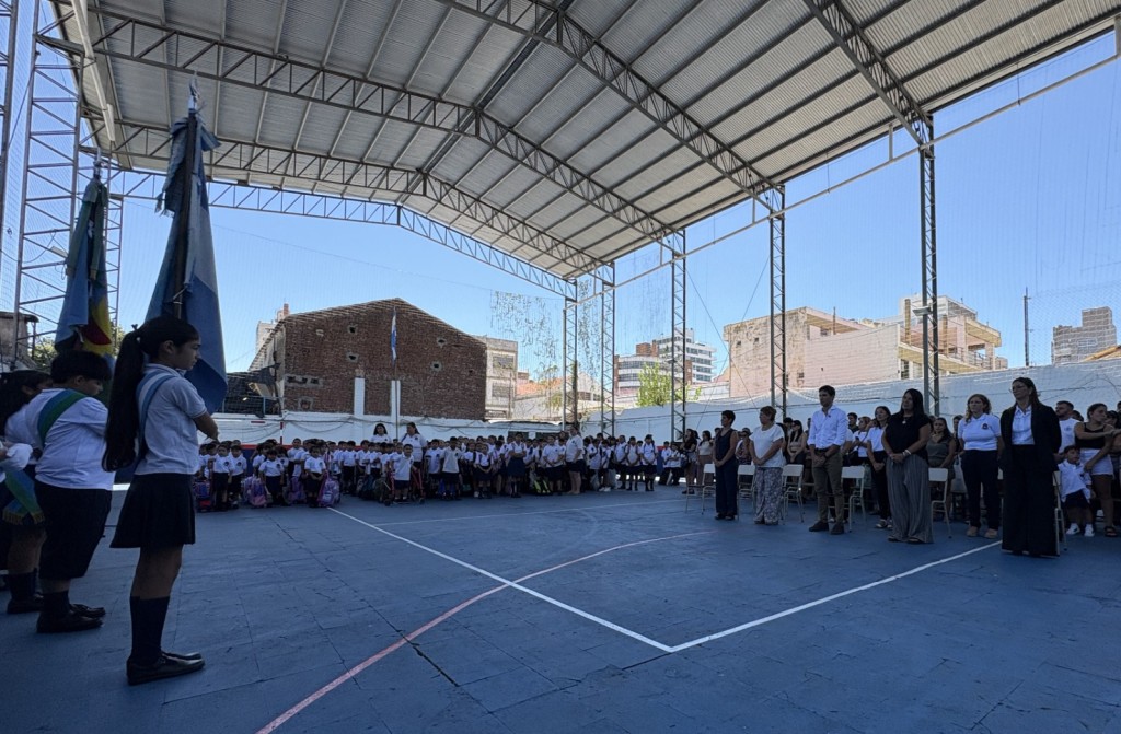 San Nicolás: Passaglia acompaño el inicio del ciclo lectivo en el Instituto Dámaso