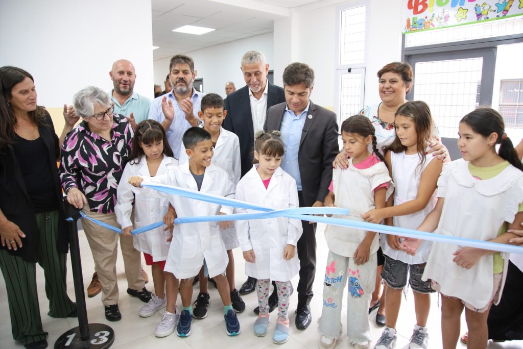 Ferraresi y Kiciloff inauguraron la escuela T&eacute;cnica 6 y la Primaria 59 en Avellaneda