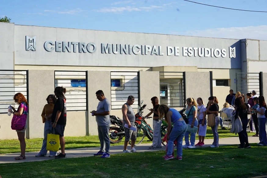 Malvinas Argentinas: M&aacute;s de 2.500 vecinos se inscribieron a los cursos 2026 del Centro Municipal de Estudios
