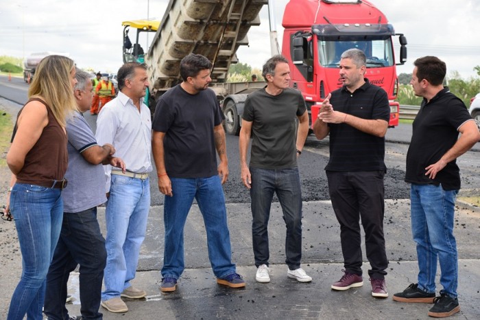 Katopodis recorri&oacute; las obras de la Ruta Provincial 6 en Campana