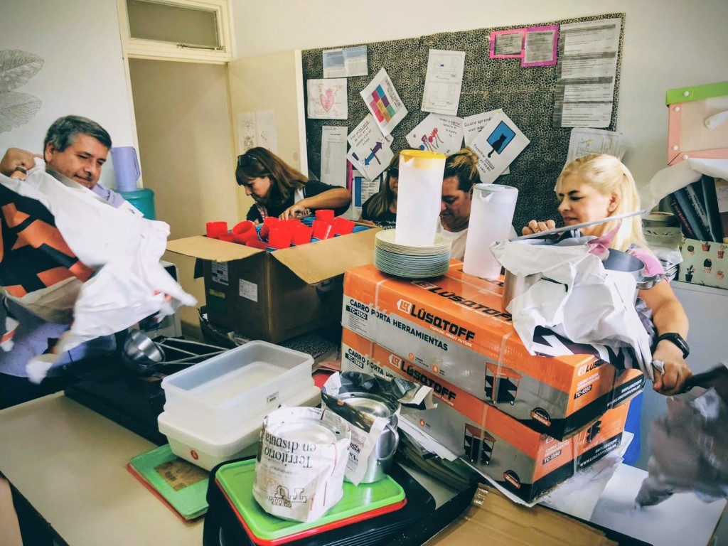 Pte. Per&oacute;n: El Consejo Escolar entreg&oacute; m&aacute;s equipamientos a instituciones escolares