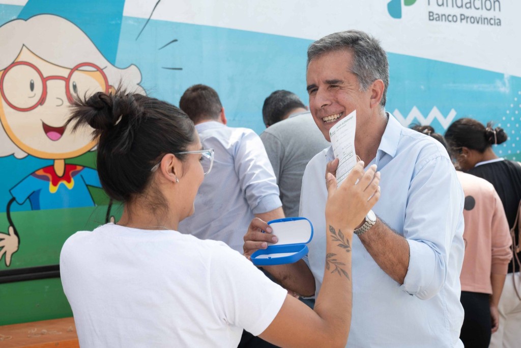 Rivadavia: M&aacute;s de 250 personas accedieron a controles visuales y anteojos con el programa &ldquo;Ver para seguir aprendiendo&rdquo;