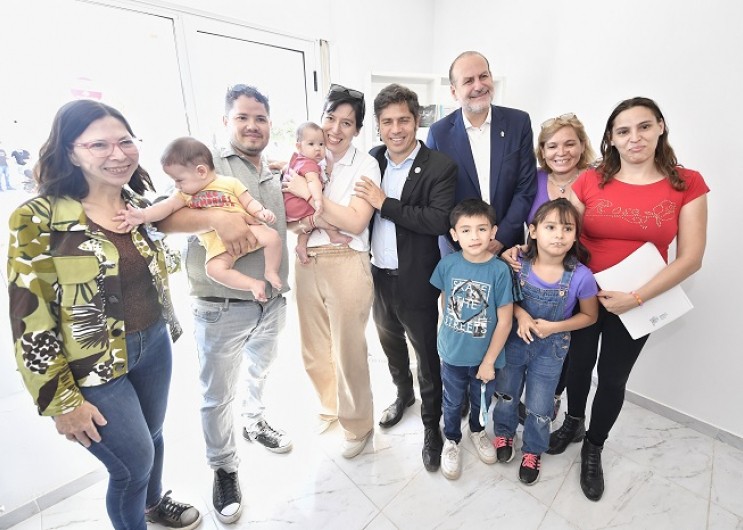 Kicillof entreg&oacute; 101 viviendas a familias de Bah&iacute;a Blanca