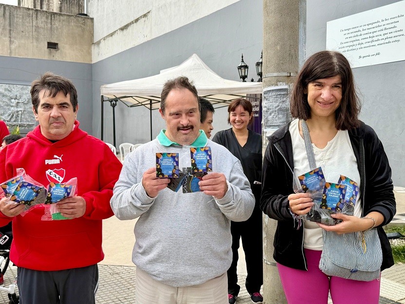 Campana: El Municipio entreg&oacute; medias diferentes para visibilizar el D&iacute;a del S&iacute;ndrome de Down