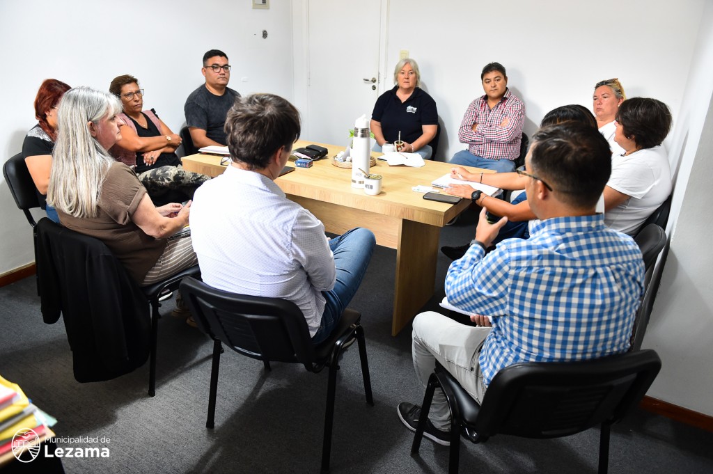 Lezama: Mongay se reuni&oacute;n con representantes de los gremios municipales