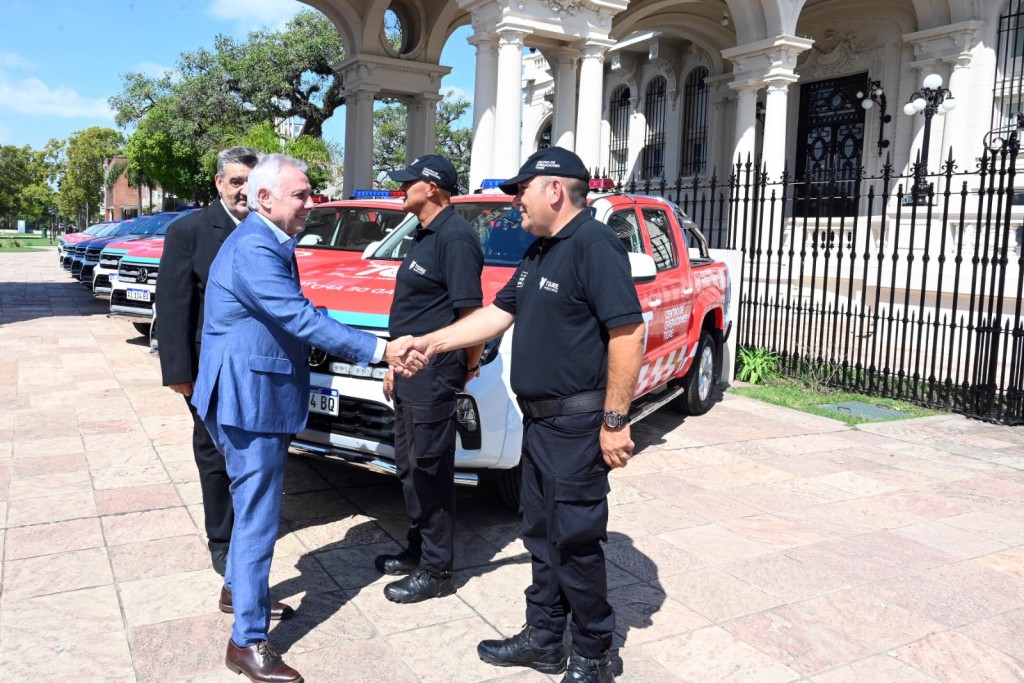 Tigre: Julio Zamora encabez&oacute; la entrega de 25 m&oacute;viles para el COT 