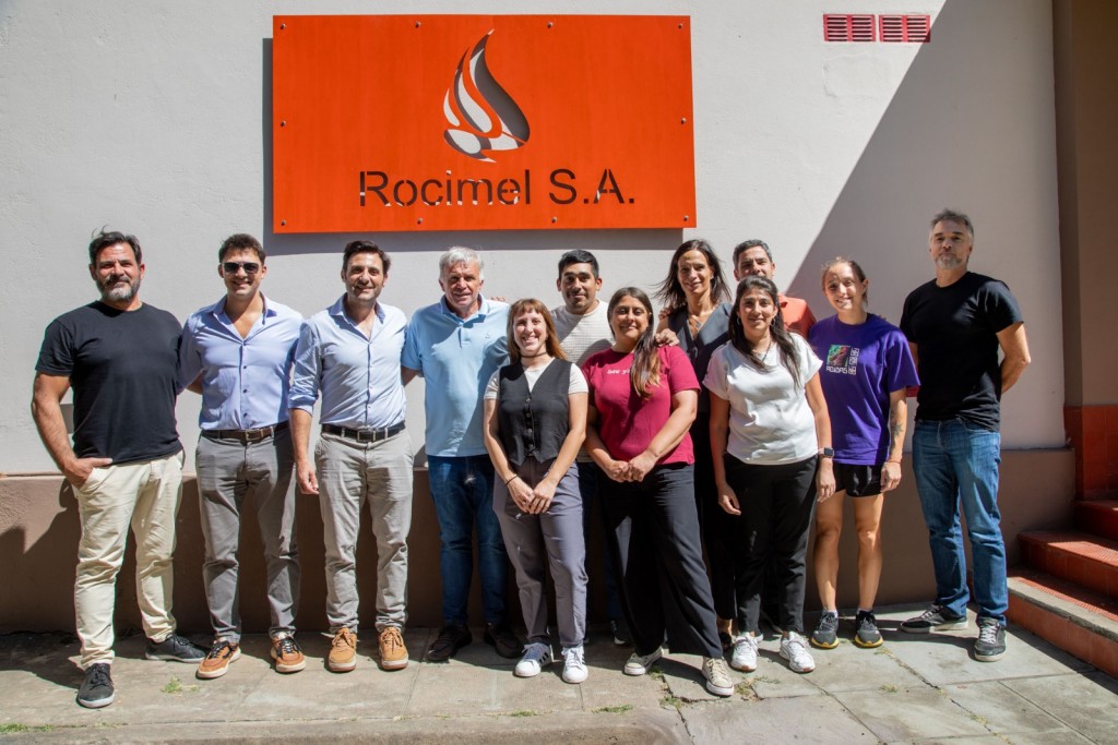 Berazategui: Carlos Balor entreg&oacute; un nuevo certificado de habilitaci&oacute;n a la empresa Rocimel SA