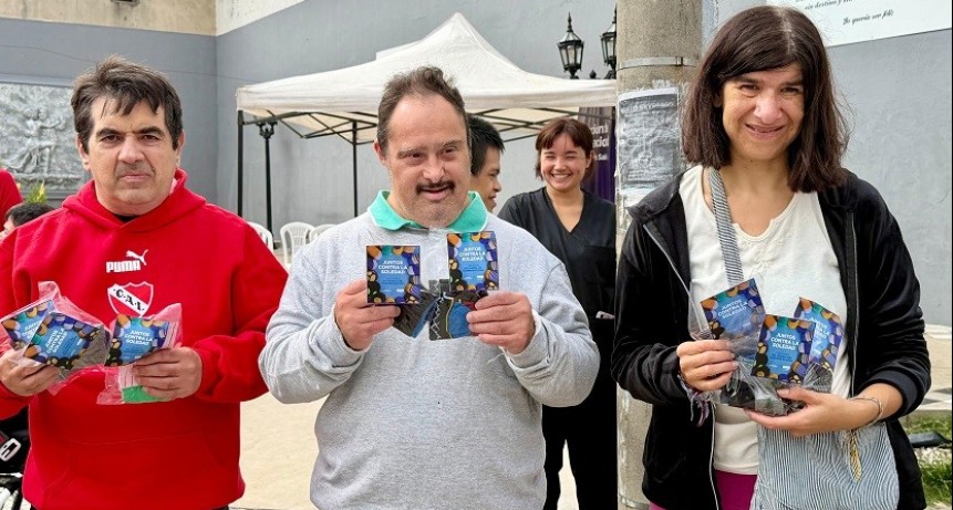 Campana: El Municipio entreg&oacute; medias diferentes para visibilizar el D&iacute;a del S&iacute;ndrome de Down