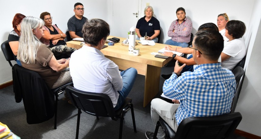 Lezama: Mongay se reuni&oacute;n con representantes de los gremios municipales