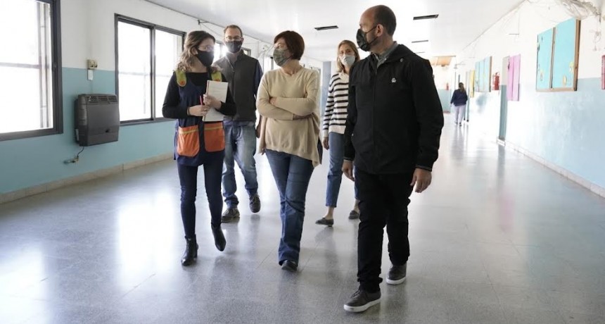 Baradero: El intendente recorrió las obras que se llevan adelante en las instituciones educativas 